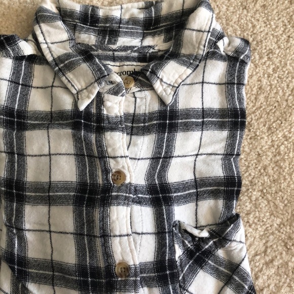 Abercrombie & Fitch Tops - Black & White Flannel Abercrombie & Fitch Tops - Black & White Flannel